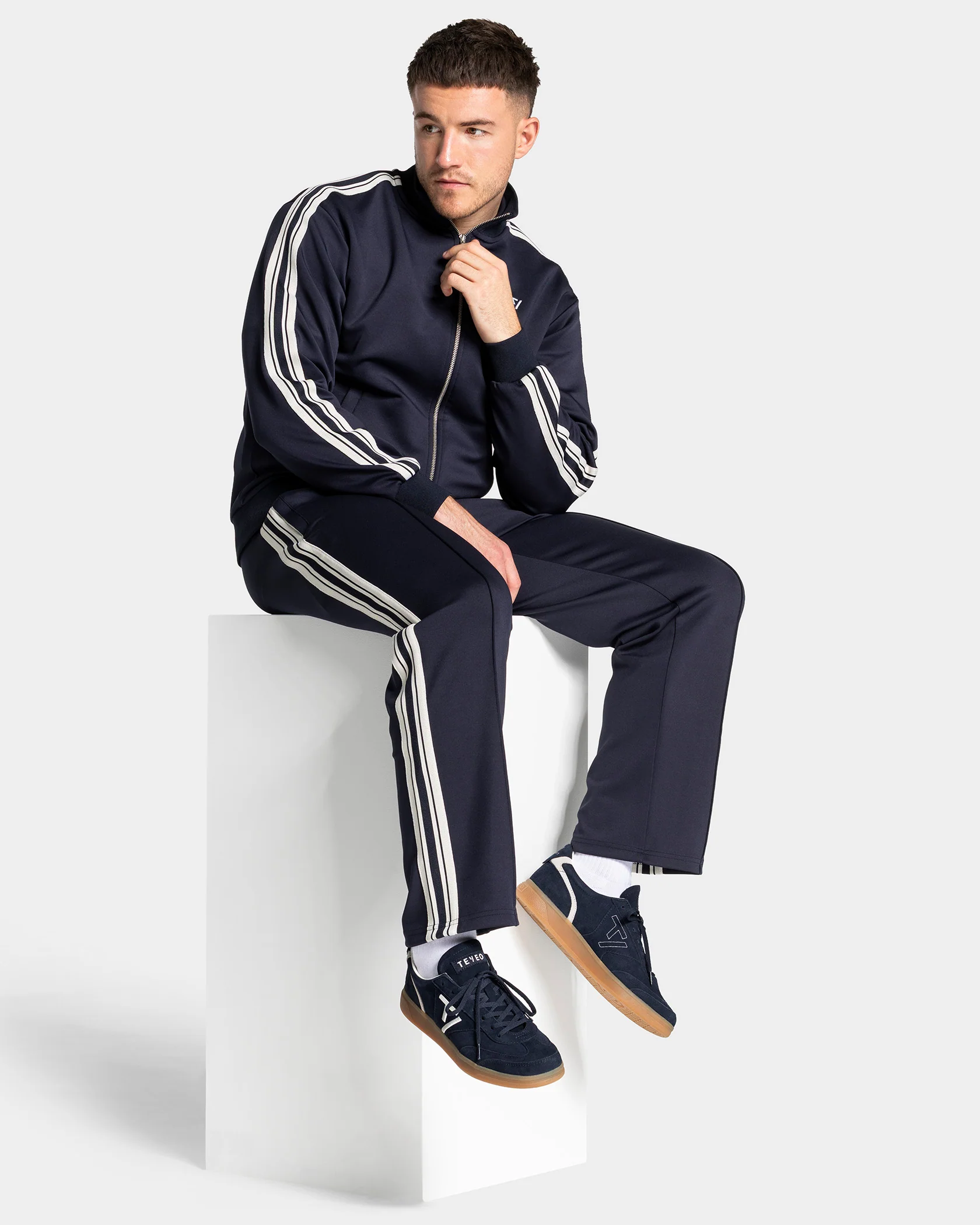 Classic Sneaker Men "Midnight - Off White" - Image 6