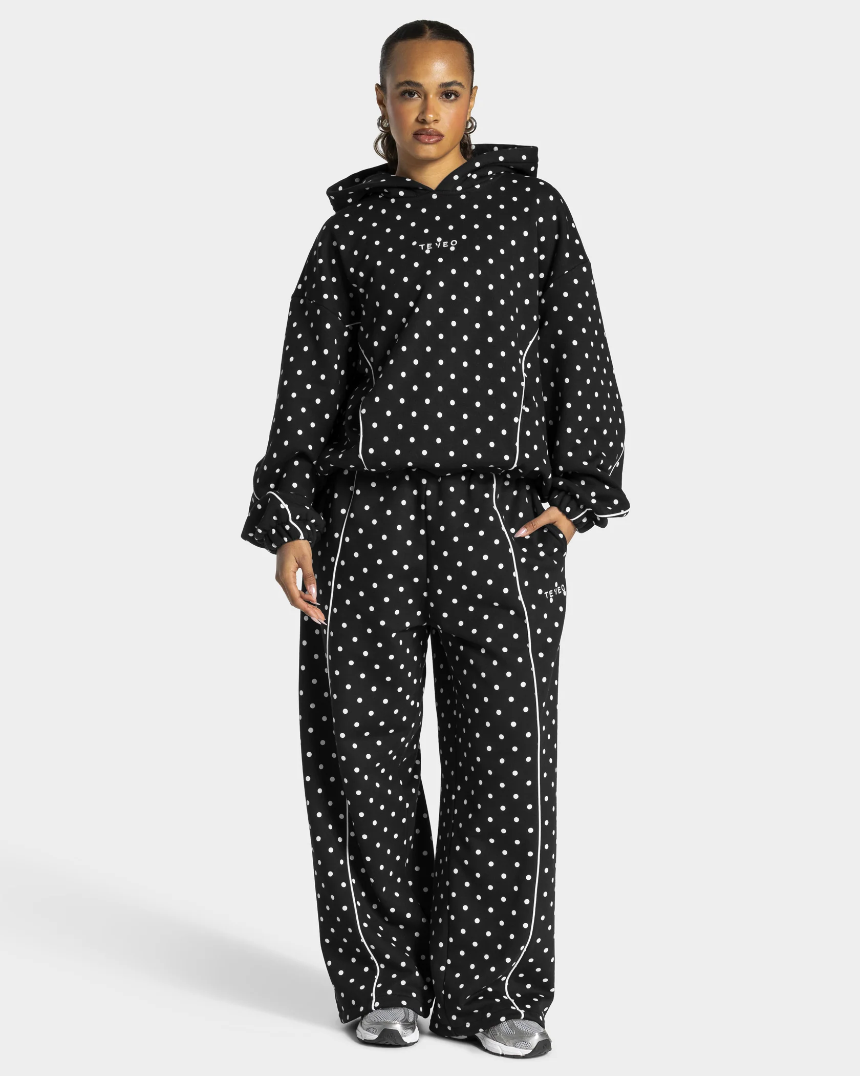 Contrastline Hooded Sweater "Polkadot Schwarz" - Image 3