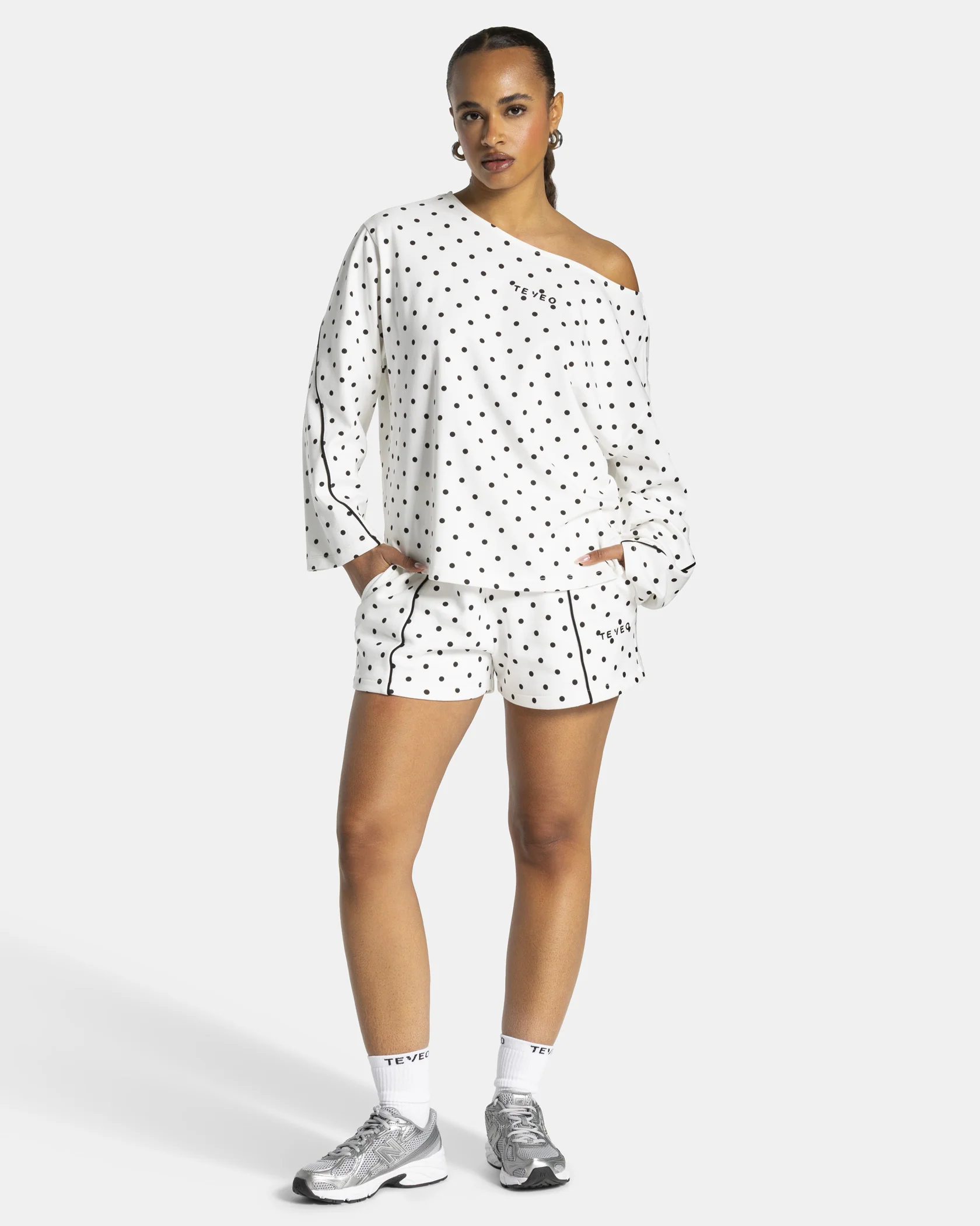 Contrastline Off-Shoulder Longsleeve "Polkadot Weiß" - Image 3