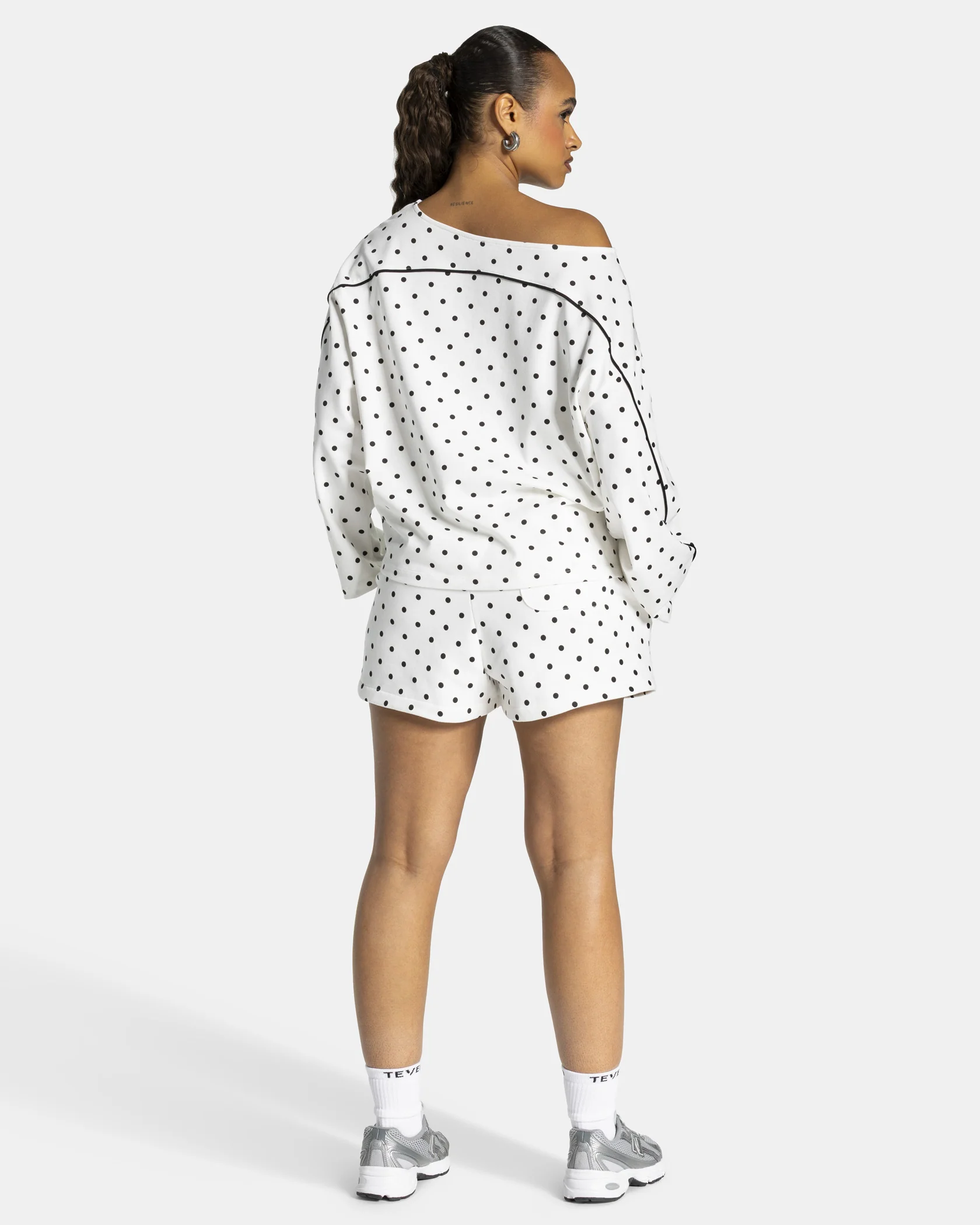 Contrastline Off-Shoulder Longsleeve "Polkadot Weiß" - Image 5