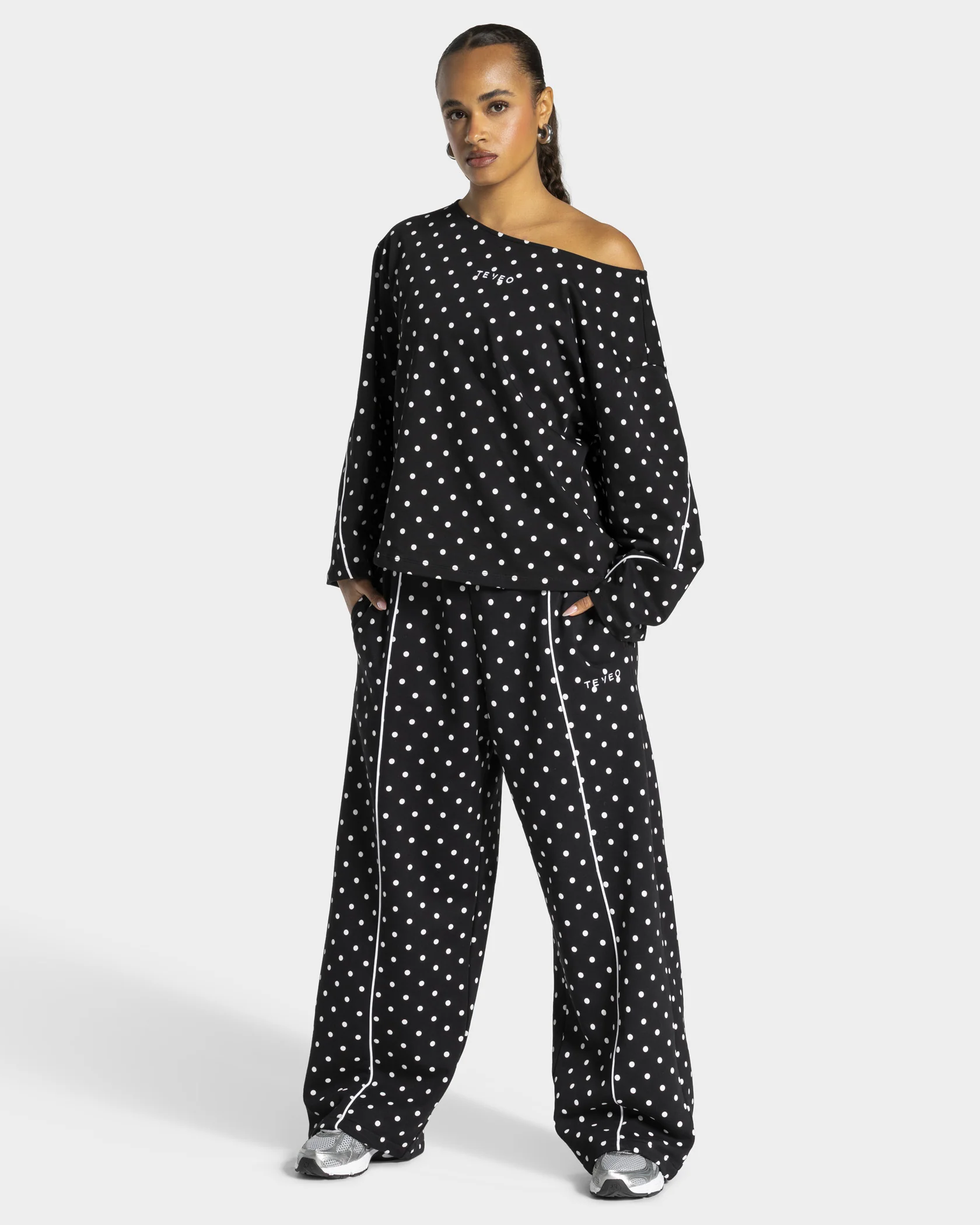 Contrastline Off-Shoulder Longsleeve "Polkadot Schwarz" - Image 3
