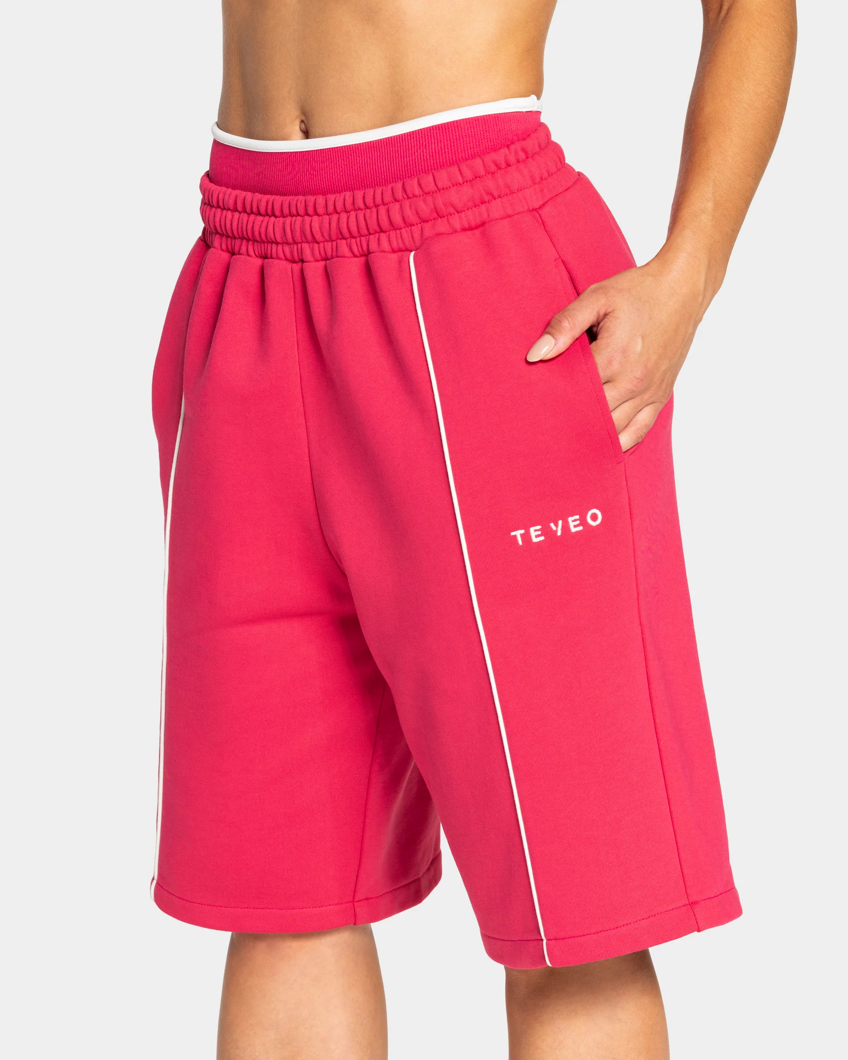 Contrastline Oversized Jorts "Berry" - Image 4