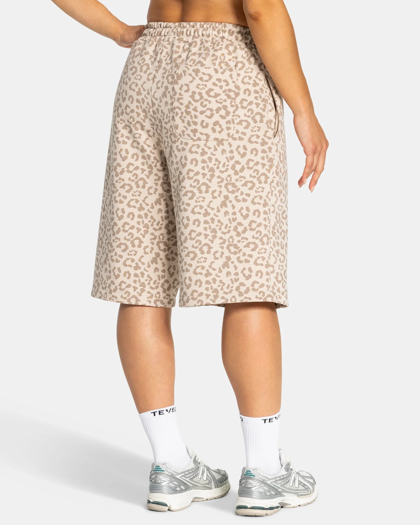 Contrastline Oversized Jorts "Leo Cream" - Image 2