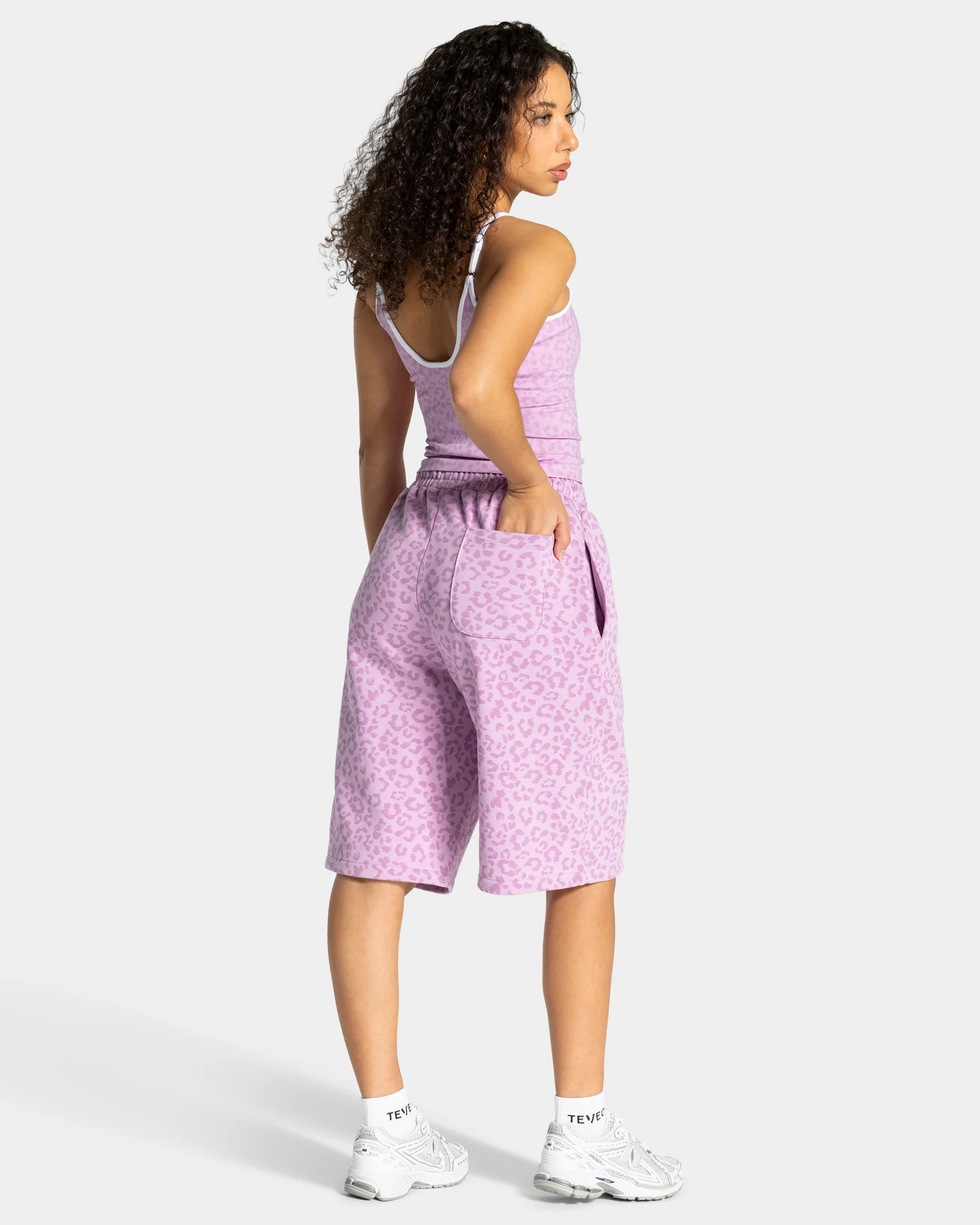 Contrastline Oversized Jorts "Leo Orchid" - Image 5