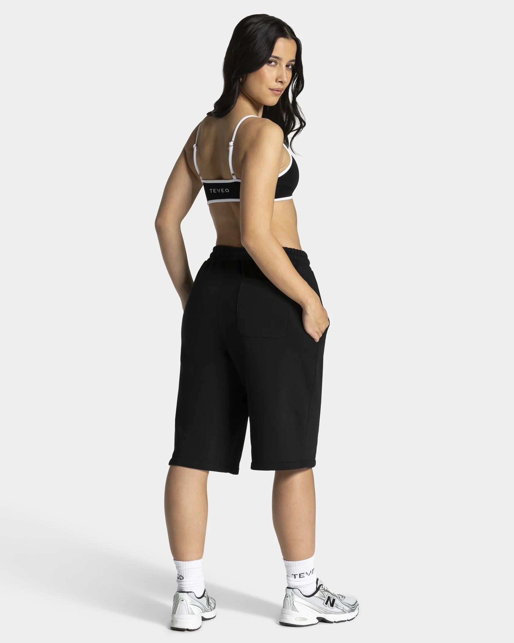Contrastline Oversized Jorts "Schwarz" - Image 5