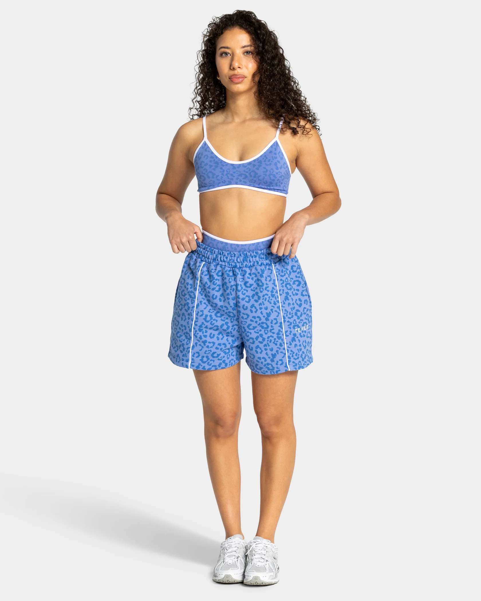 Contrastline Oversized Shorts "Leo Azure" - Image 3