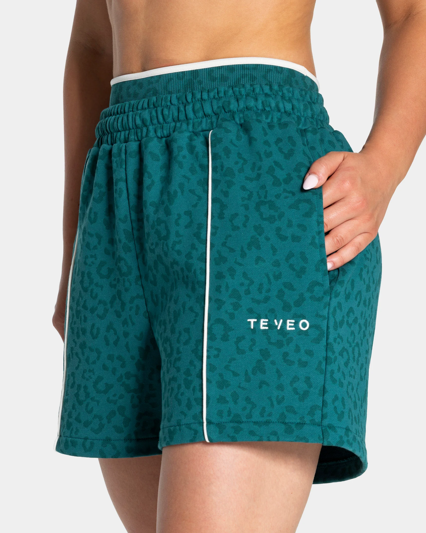 Contrastline Oversized Shorts "Leo Petrol" - Image 4