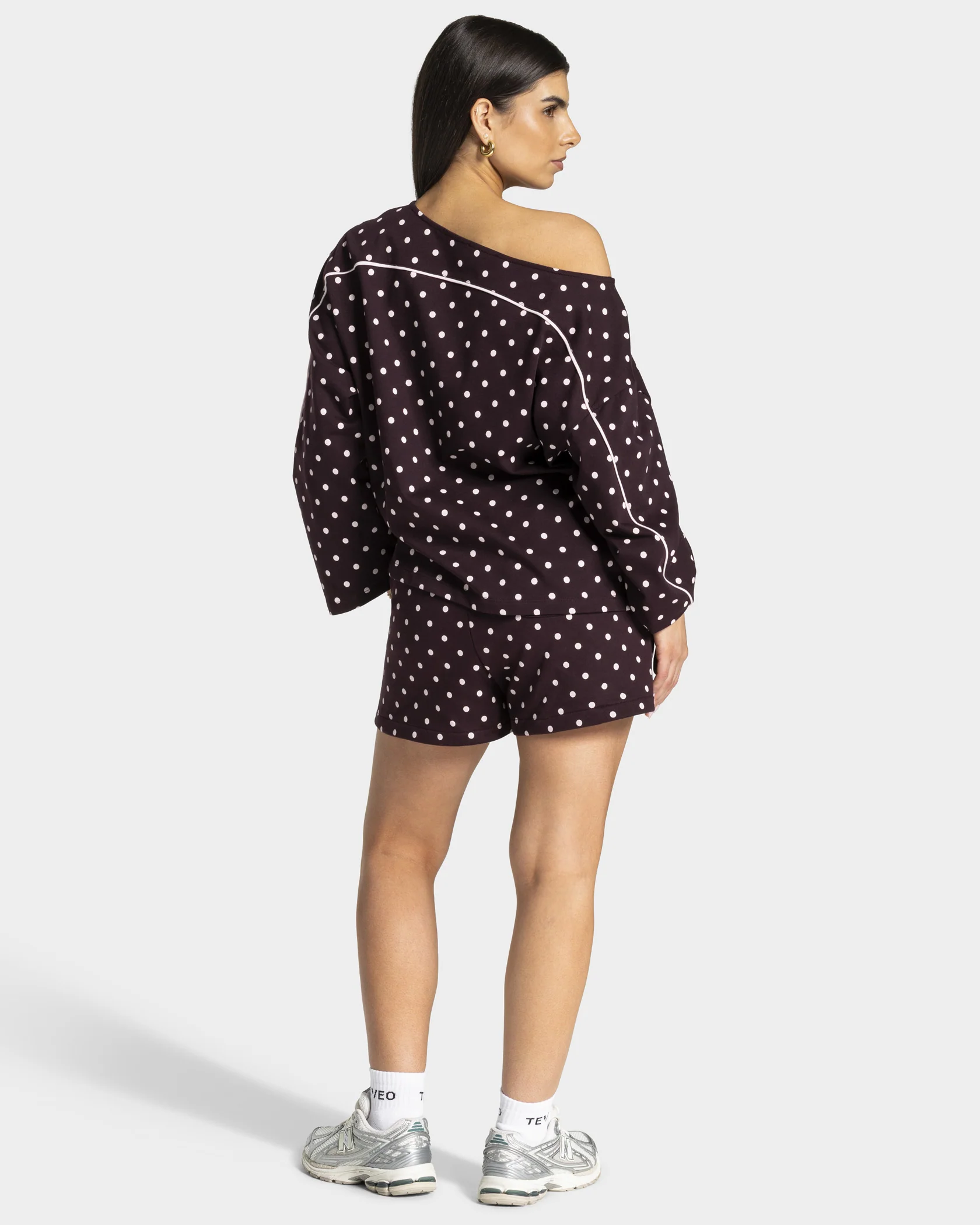 Contrastline Oversized Shorts "Polkadot Merlot" - Image 5