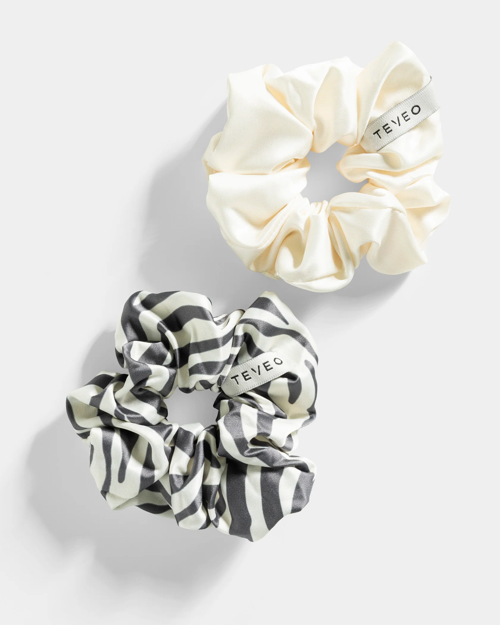 Contrastline Scrunchies (2er-Pack) ''Zebra - Off White'' - Image 2