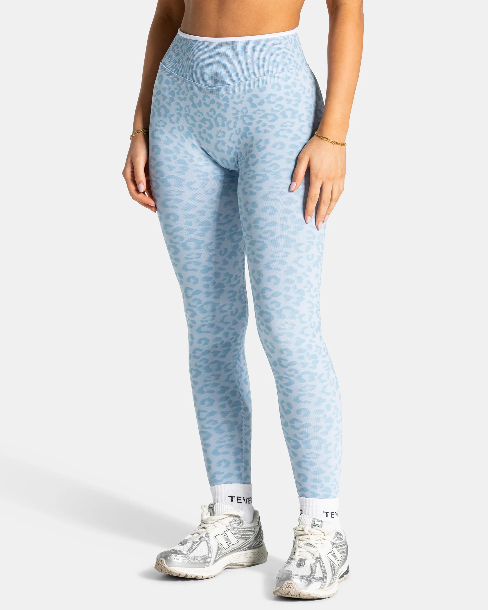 Contrastline Sculpt Scrunch Leggings "Leo Babyblau" - Image 2