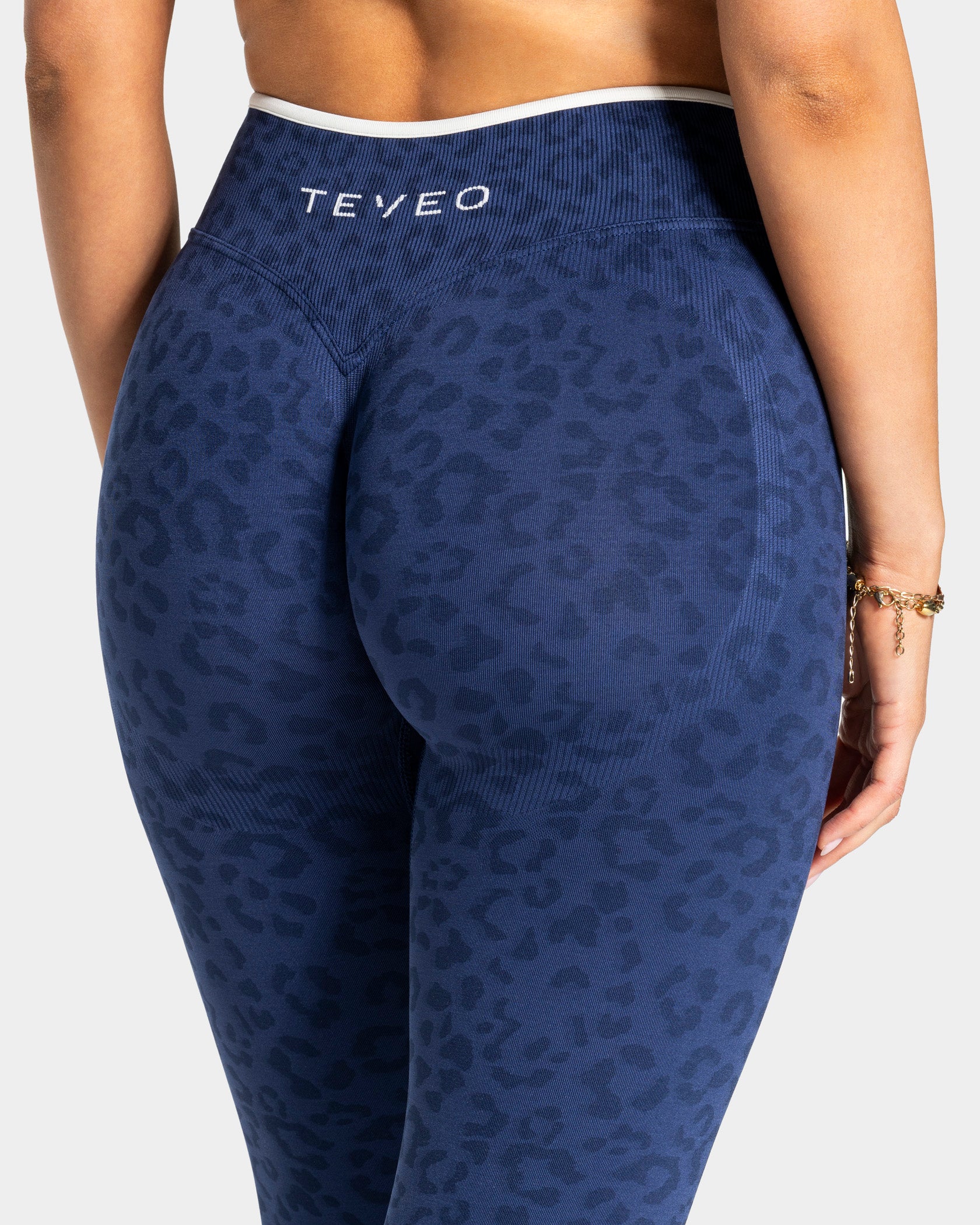 Contrastline Sculpt Scrunch Leggings "Leo Dunkelblau" - Image 4