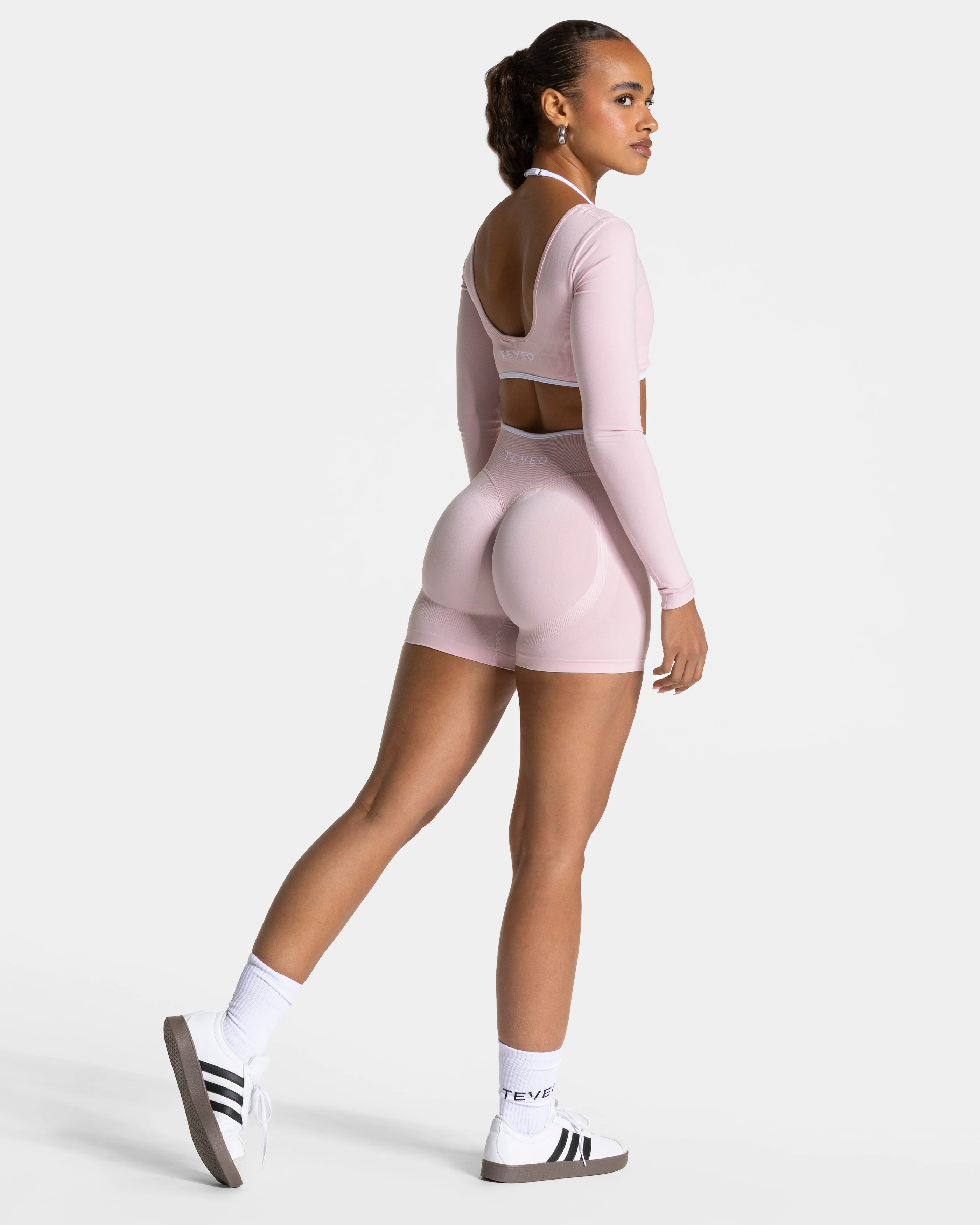 Contrastline Sculpt Scrunch Shorts "Rosa" - Image 5