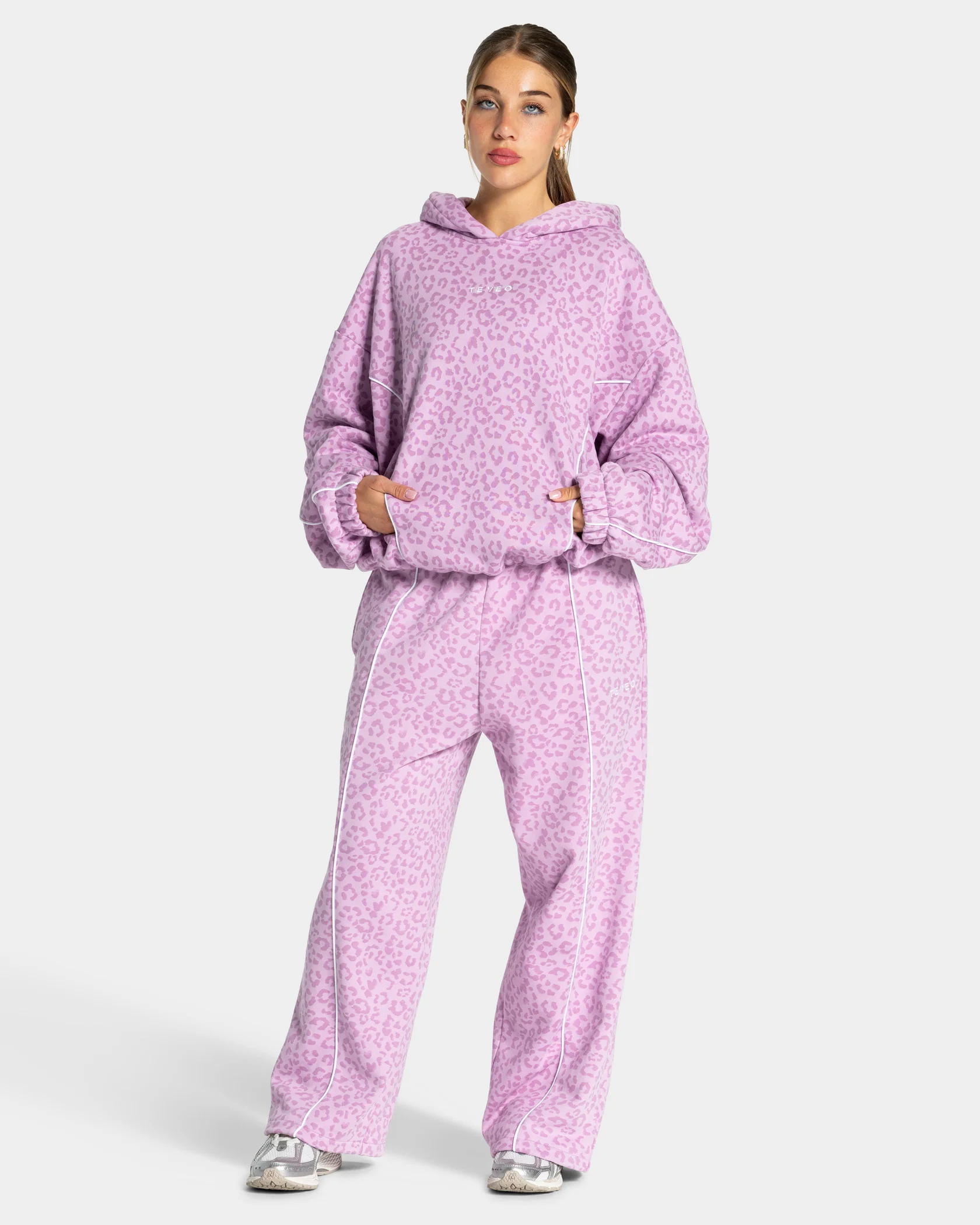 Contrastline Wide Leg Jogger "Leo Orchid" - Image 3