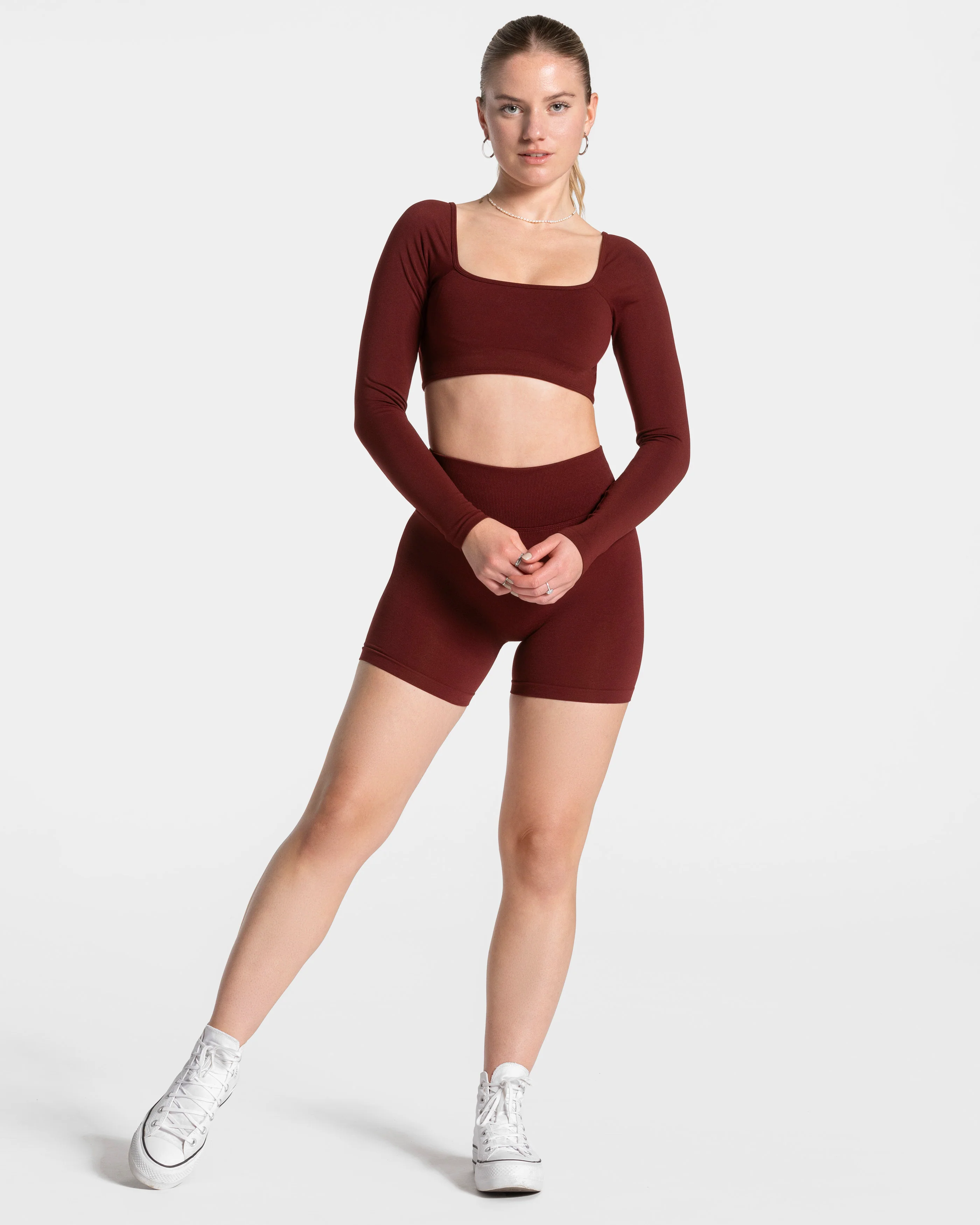 Femme Sculpt Scrunch Shorts "Weinrot" - Image 3