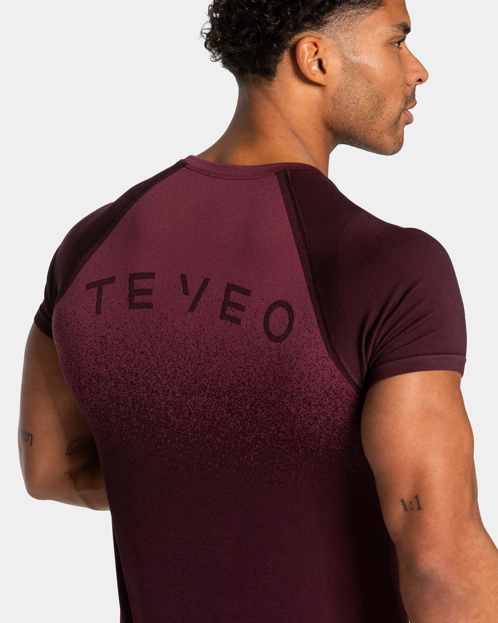 Lift Seamless T-Shirt "Merlot" - Image 4