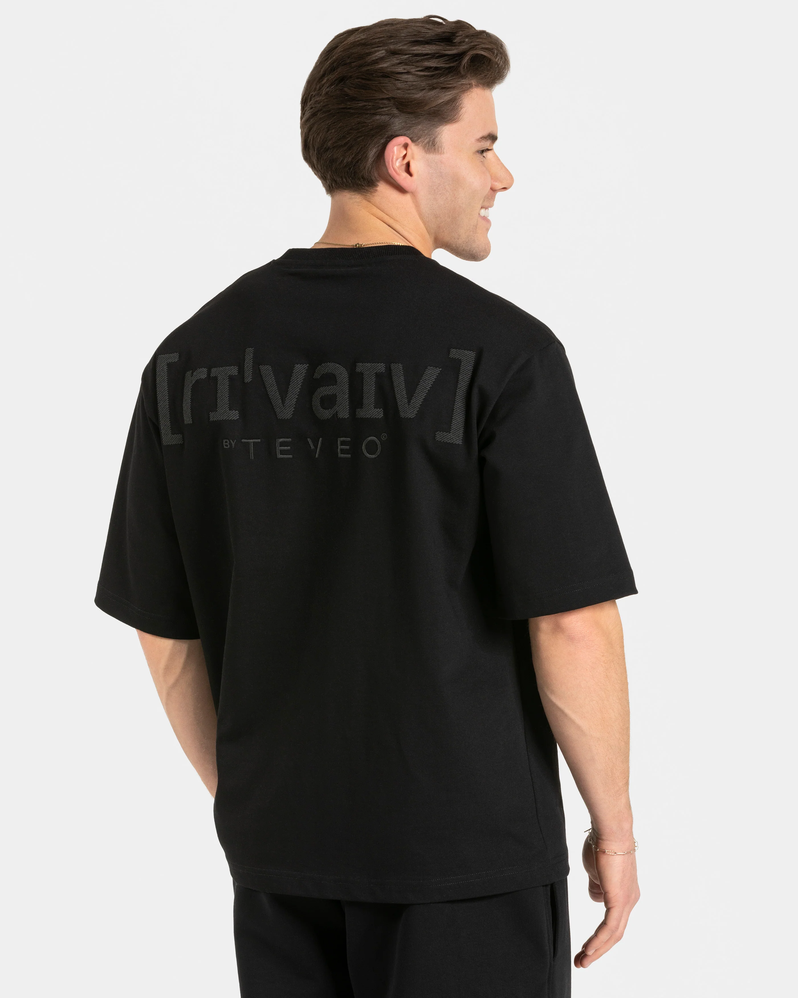 RI’VAIV Oversized T-Shirt "Schwarz" - Image 2