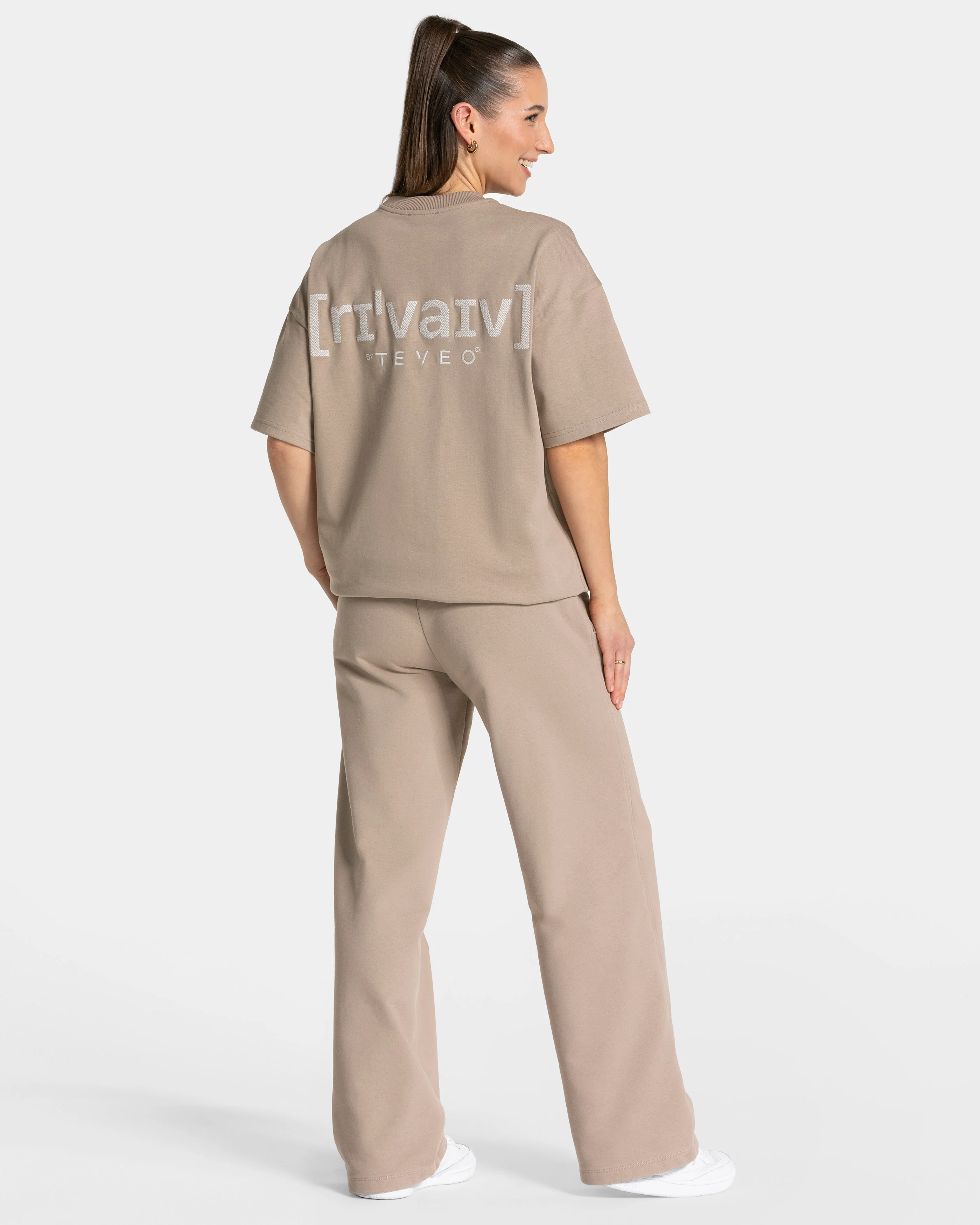 RI’VAIV Oversized T-Shirt "Taupe" - Image 5