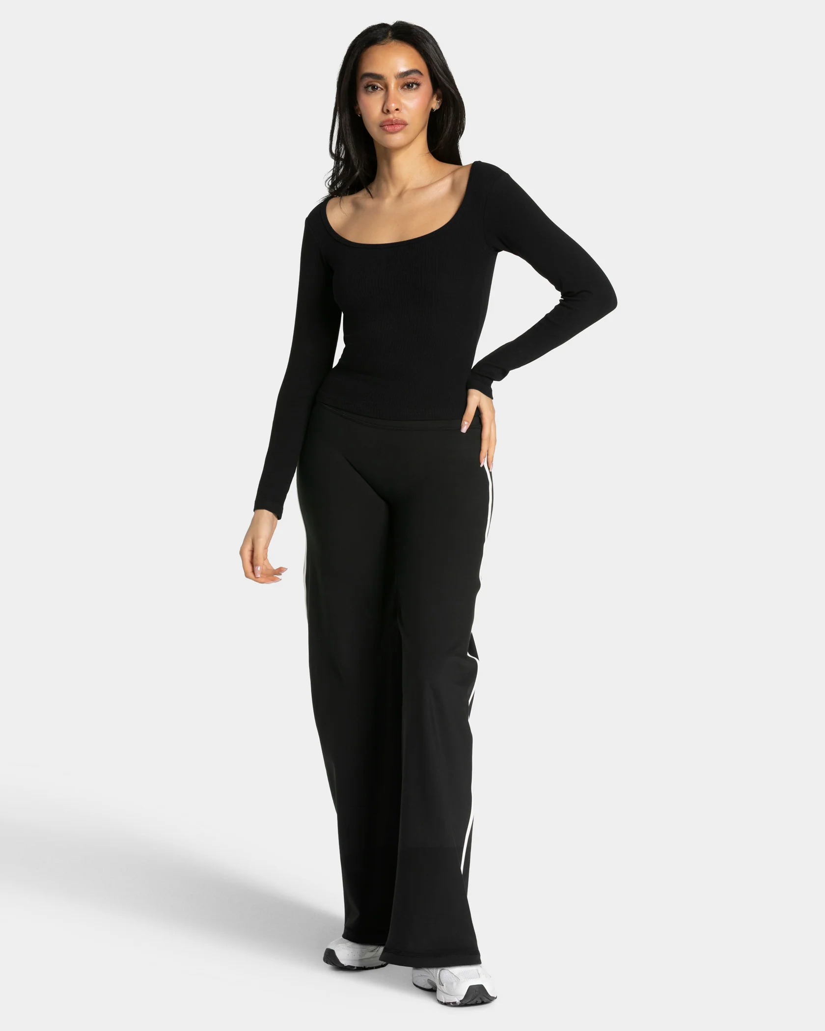 Soft Ribbed Longsleeve "Schwarz" - Image 3