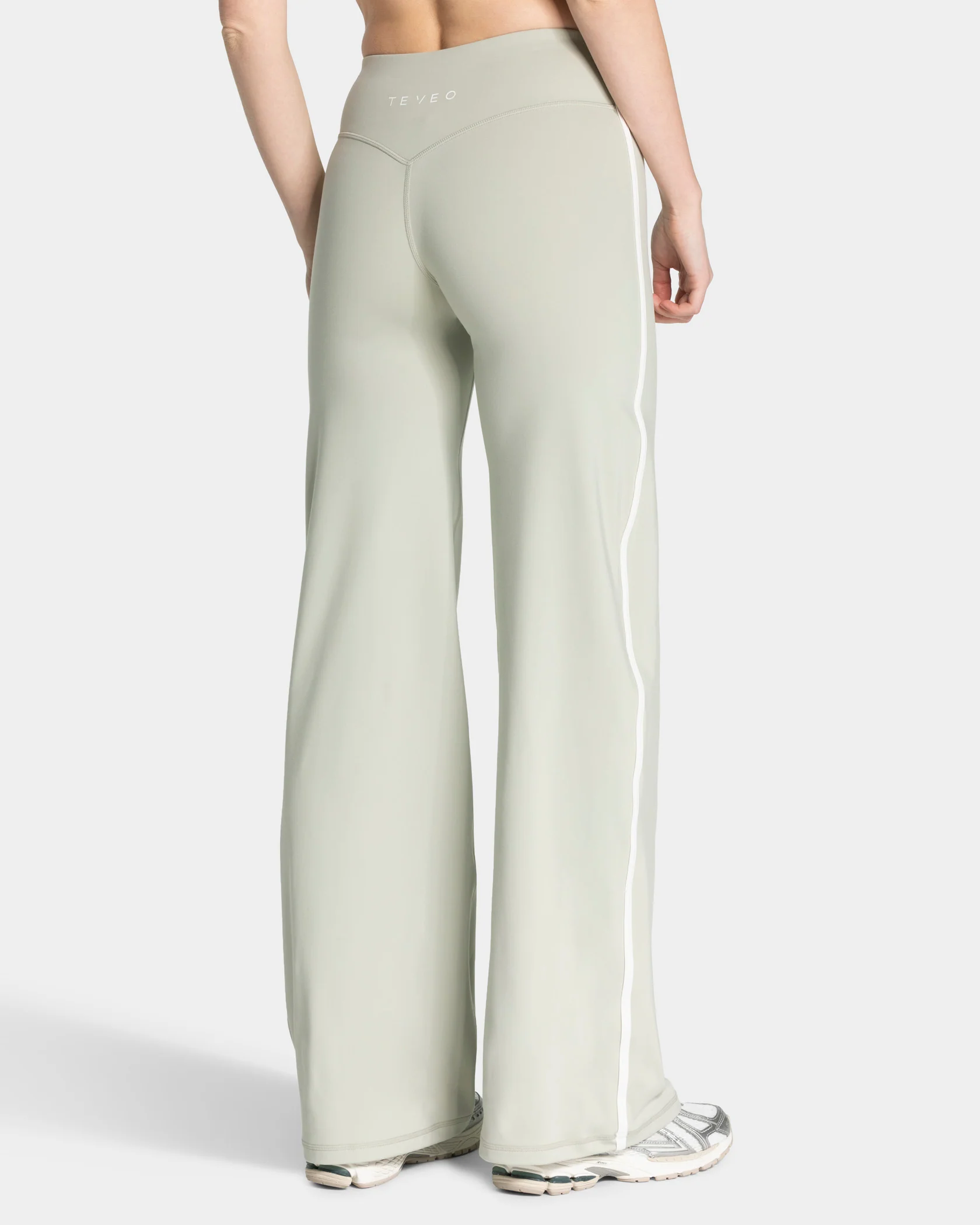 Soft Straight Leg Pants Tall "Pistachio" - Image 2