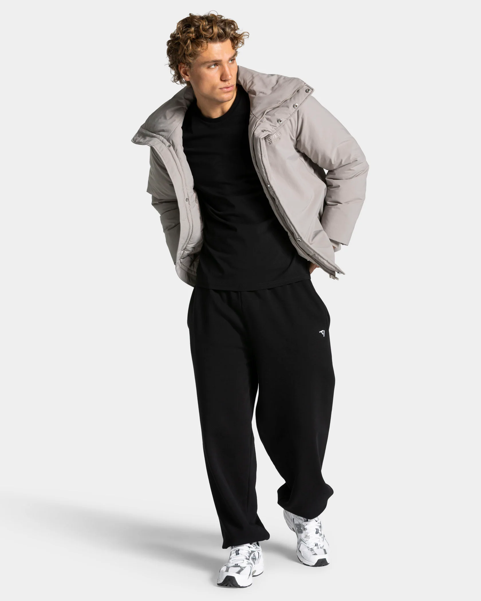 Studio Puffer Jacke "Smoke" - Image 3